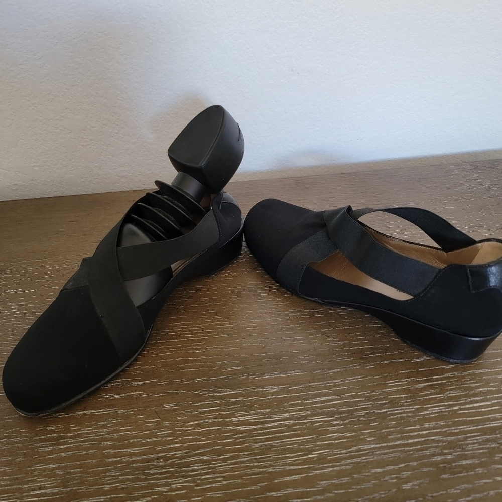 Taryn Rose Black Criss Cross Flats Size 6.5